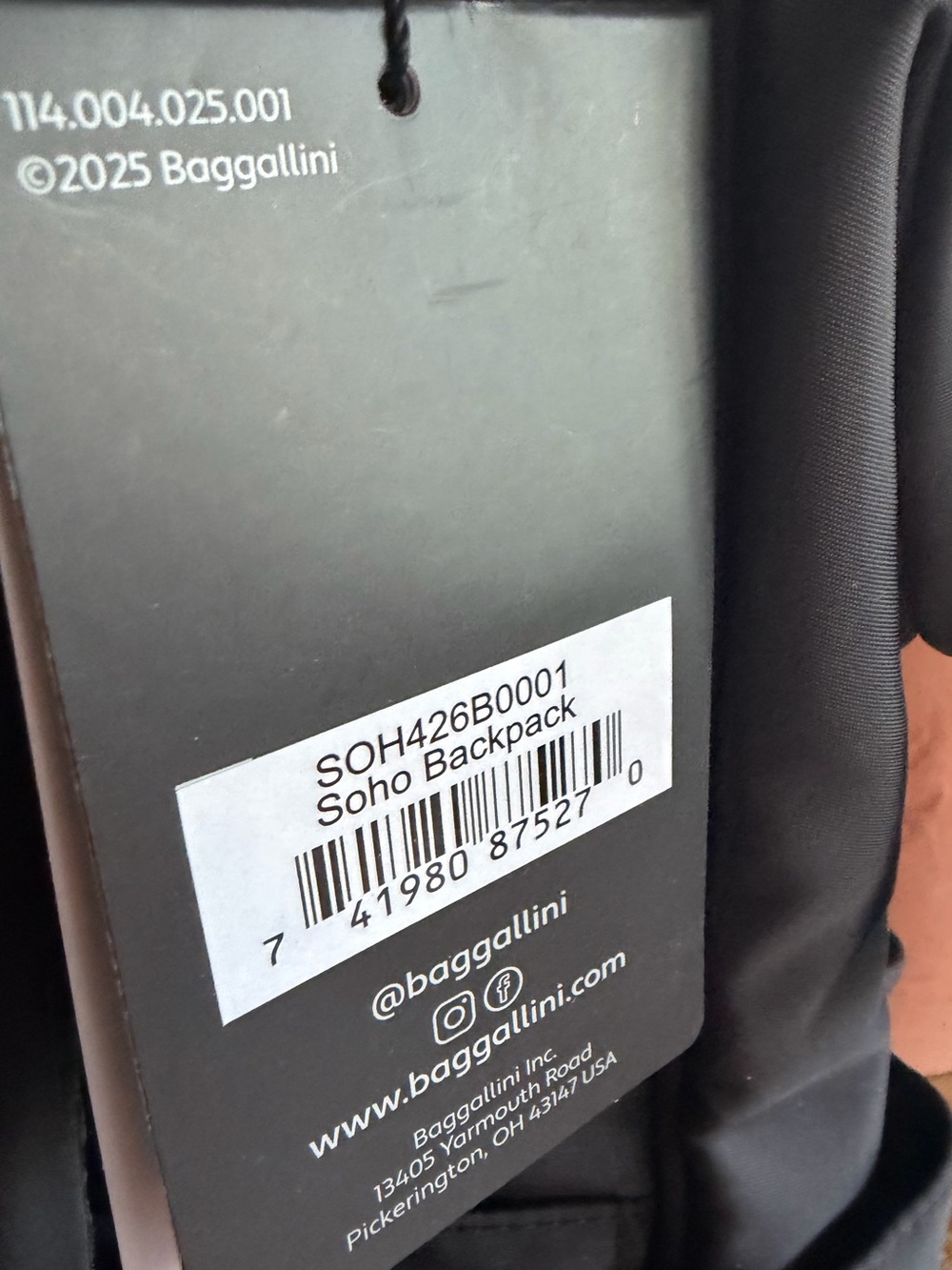 Baggallini Soho Backpack Black- Sleek Everyday/ Travel Bag NWT - Picture 4 of 11